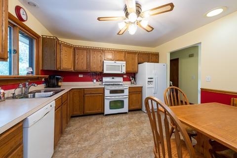 210 Meadow Ln, Oakwood Hills, IL 60013 photo 6