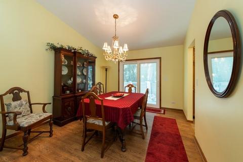 210 Meadow Ln, Oakwood Hills, IL 60013 photo 8