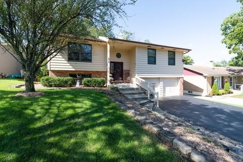 210 Meadow Ln, Oakwood Hills, IL 60013 photo 2