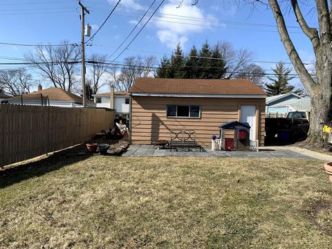 1978 Ash St, Des Plaines, IL 60018 photo 17