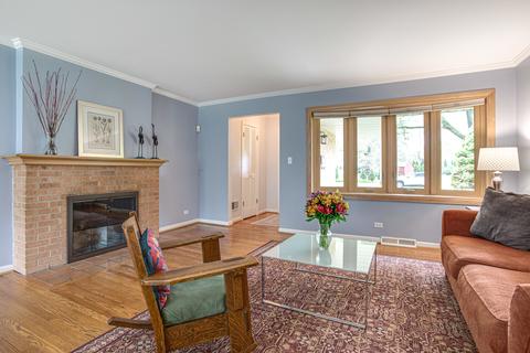 1105 W Pendleton Pl, Mount Prospect, IL 60056 photo 4