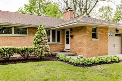1105 W Pendleton Pl, Mount Prospect, IL 60056 photo 3
