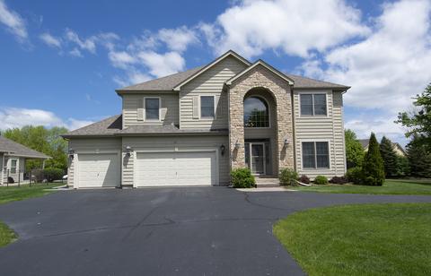681 Clover Dr, Algonquin, IL 60102 photo 2