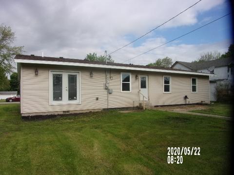 320 N Maple St, Clinton, IL 61727 photo 4