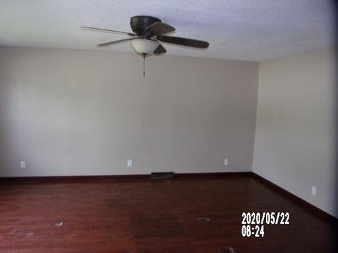 320 N Maple St, Clinton, IL 61727 photo 8