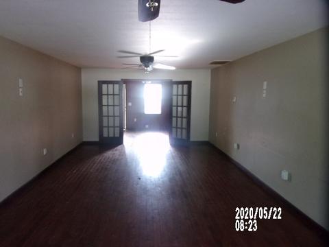 320 N Maple St, Clinton, IL 61727 photo 5