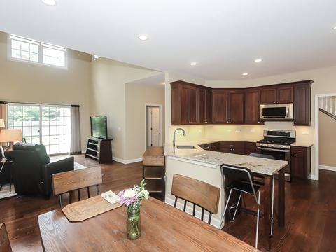 3944 Balmoral Ct, Rolling Meadows, IL 60008 photo 5