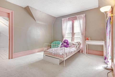 470 Stella St, Elgin, IL 60120 photo 24