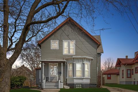 470 Stella St, Elgin, IL 60120 photo 2