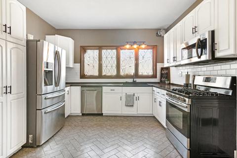 470 Stella St, Elgin, IL 60120 photo 13