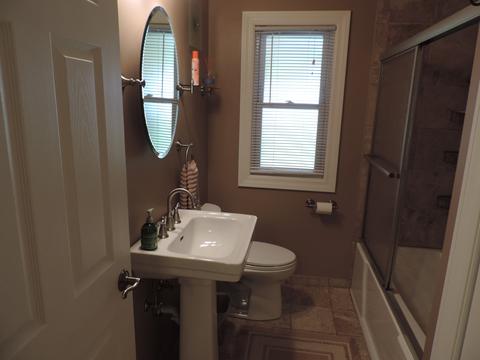 1247 Lee St, Wheeling, IL 60090 photo 10