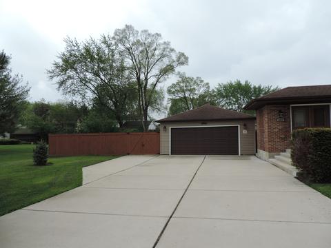 1247 Lee St, Wheeling, IL 60090 photo 2
