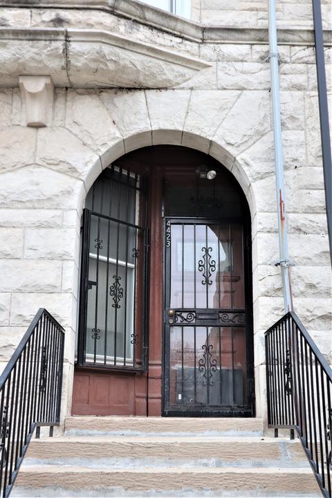 4423 S Berkeley Ave, Chicago, IL 60653 photo 3