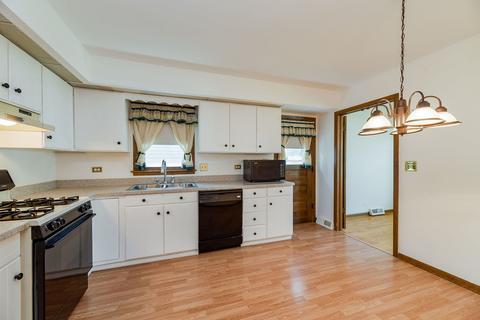 1318 Coolidge Ave, Wheaton, IL 60189 photo 6