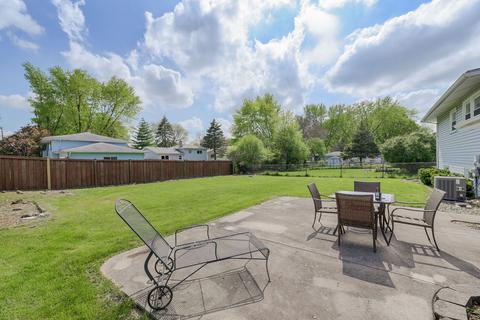 1318 Coolidge Ave, Wheaton, IL 60189 photo 13