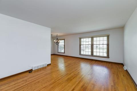 1318 Coolidge Ave, Wheaton, IL 60189 photo 3