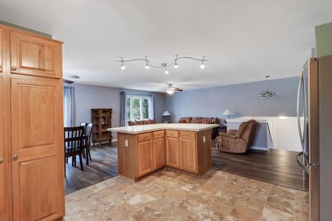 120 Colchester Dr, Normal, IL 61761 photo 9