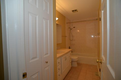 1375 Gloucester Ct, Hoffman Estates, IL 60192 photo 11