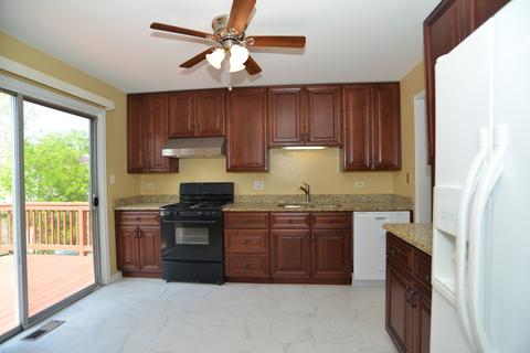 1375 Gloucester Ct, Hoffman Estates, IL 60192 photo 5