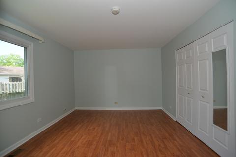 1375 Gloucester Ct, Hoffman Estates, IL 60192 photo 9