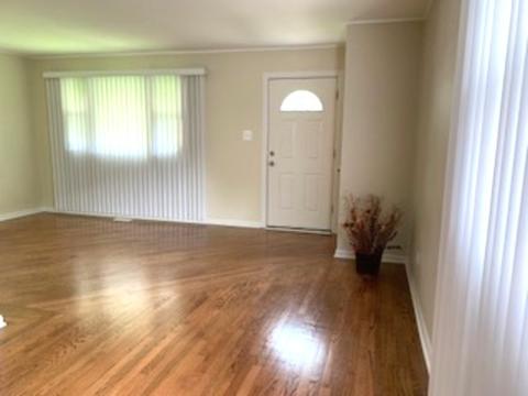 137 E 124th St, Chicago, IL 60628 photo 4