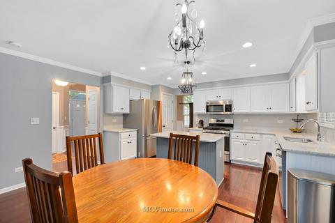 2010 Gleneagle Dr, Plainfield, IL 60586 photo 12