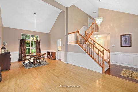 2010 Gleneagle Dr, Plainfield, IL 60586 photo 4