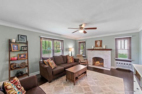 61 Slade Ave, Elgin, IL 60120 photo 4