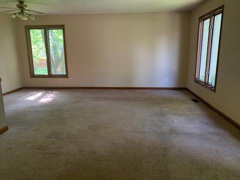 4507 Clearview Dr, Mchenry, IL 60050 photo 2