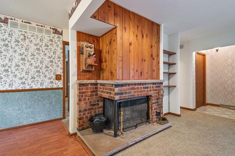 984 Ruth Dr, Elgin, IL 60123 photo 4