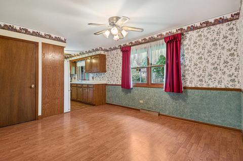 984 Ruth Dr, Elgin, IL 60123 photo 6