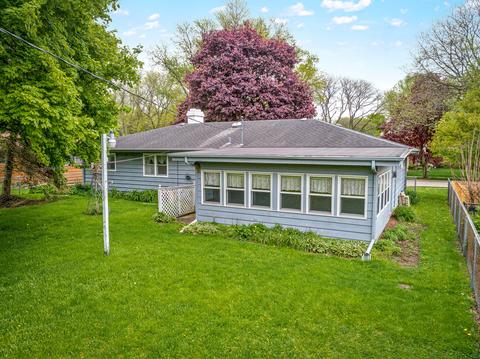 984 Ruth Dr, Elgin, IL 60123 photo 2