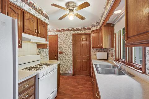 984 Ruth Dr, Elgin, IL 60123 photo 8
