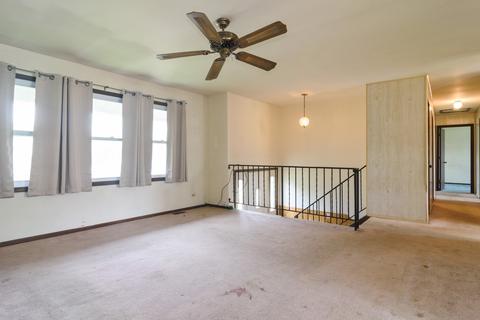 99 Mayer Ave, Wheeling, IL 60090 photo 2