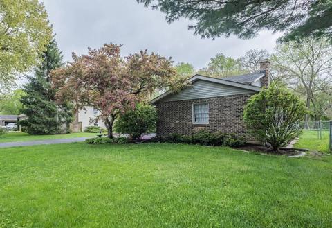 902 Scott St, Algonquin, IL 60102 photo 2