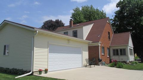 115 N Main St, Walnut, IL 61376 photo 6