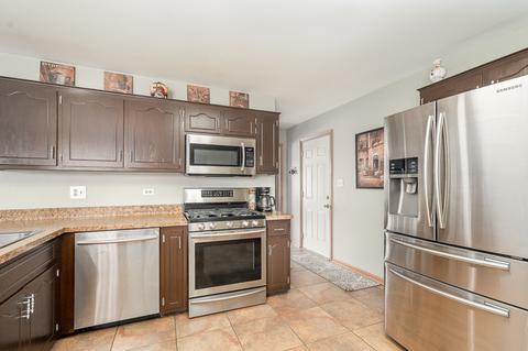 811 Edgewater Dr, Minooka, IL 60447 photo 7