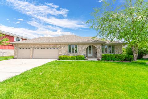 811 Edgewater Dr, Minooka, IL 60447 photo 1
