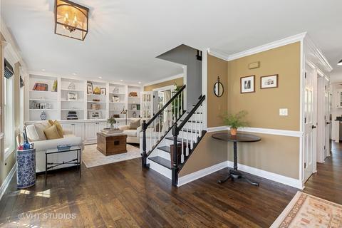 4706 Middle Rd, Gurnee, IL 60031 photo 2
