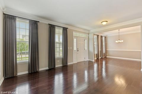 3666 Shaughnessy Dr, Elgin, IL 60124 photo 4