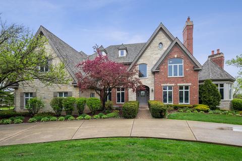 2 Hillcrest Ct, Burr Ridge, IL 60527 photo 1