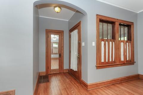 1004 Augusta Ave, Elgin, IL 60120 photo 4