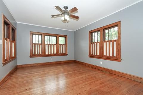 1004 Augusta Ave, Elgin, IL 60120 photo 6