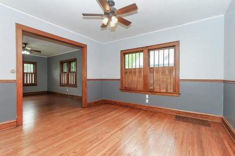 1004 Augusta Ave, Elgin, IL 60120 photo 5