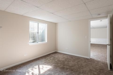 4 Edgebrook Ct, Algonquin, IL 60102 photo 9