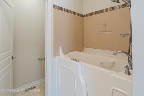 4 Edgebrook Ct, Algonquin, IL 60102 photo 15