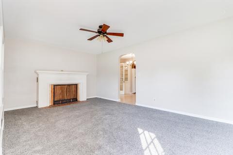 609 Kingsley St, Normal, IL 61761 photo 3