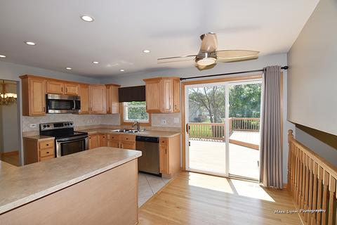 1007 Confederation Dr, Bartlett, IL 60103 photo 9