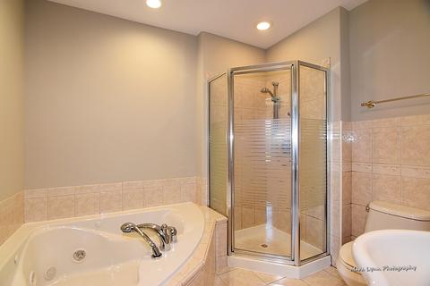 1007 Confederation Dr, Bartlett, IL 60103 photo 11
