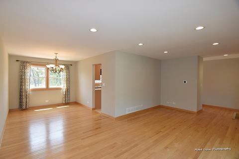 1007 Confederation Dr, Bartlett, IL 60103 photo 3